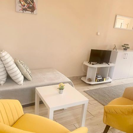 Lelle -kert Apartman 03 Balatonlelle Esterno foto