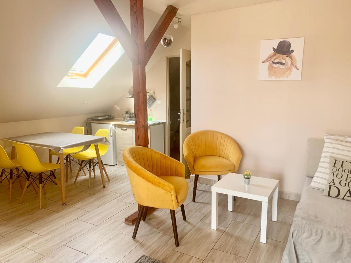 Lelle -kert Apartman 03 Balatonlelle Esterno foto