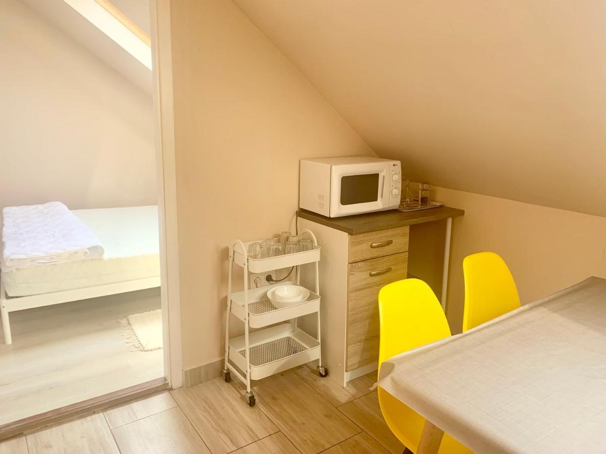 Lelle -kert Apartman 03 Balatonlelle Esterno foto