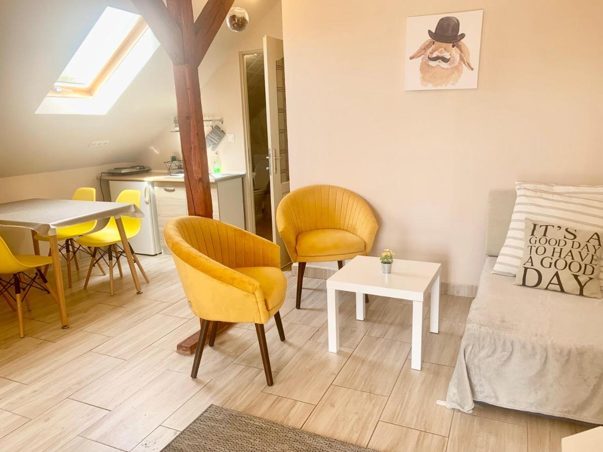 Lelle -kert Apartman 03 Balatonlelle Esterno foto